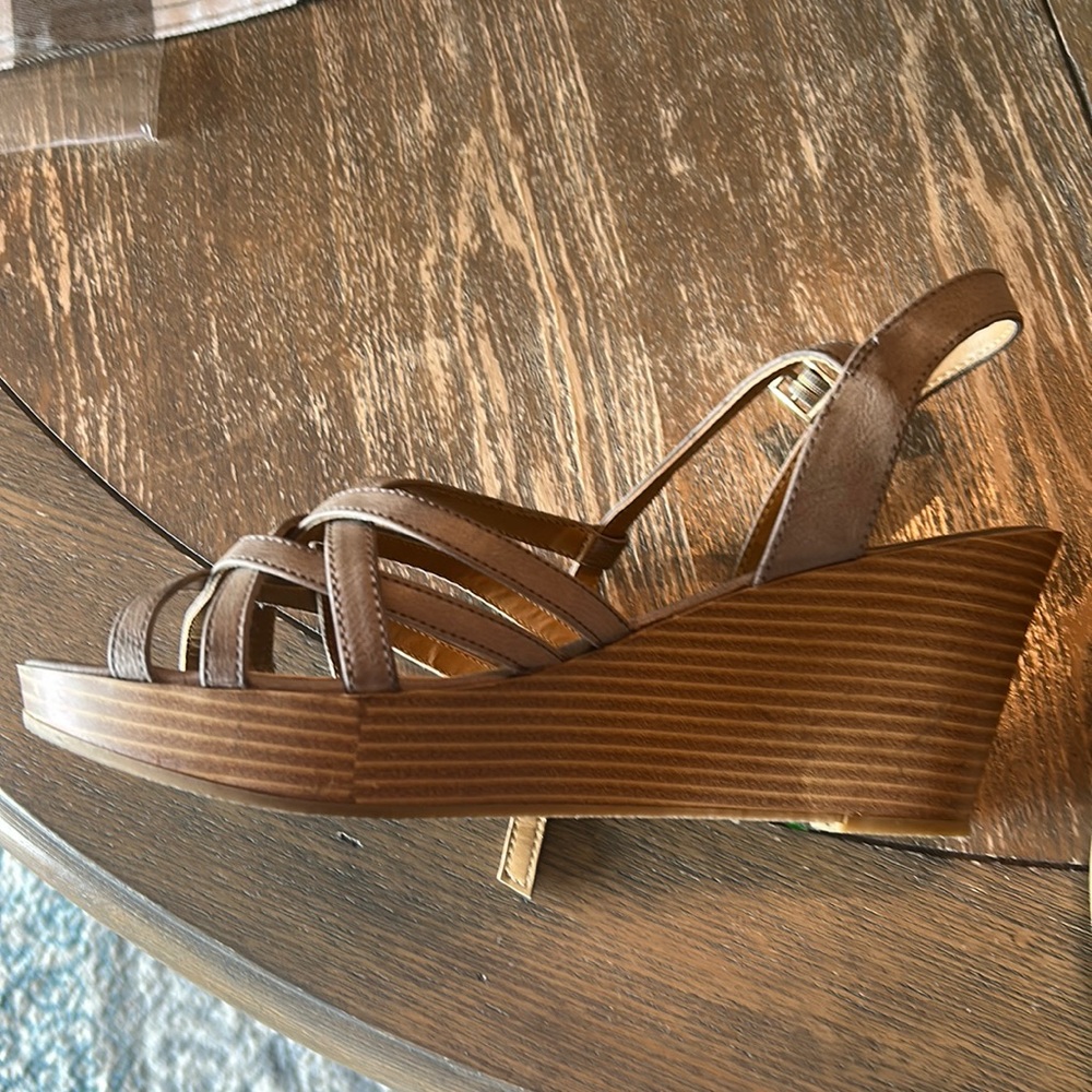Gray Wedges
